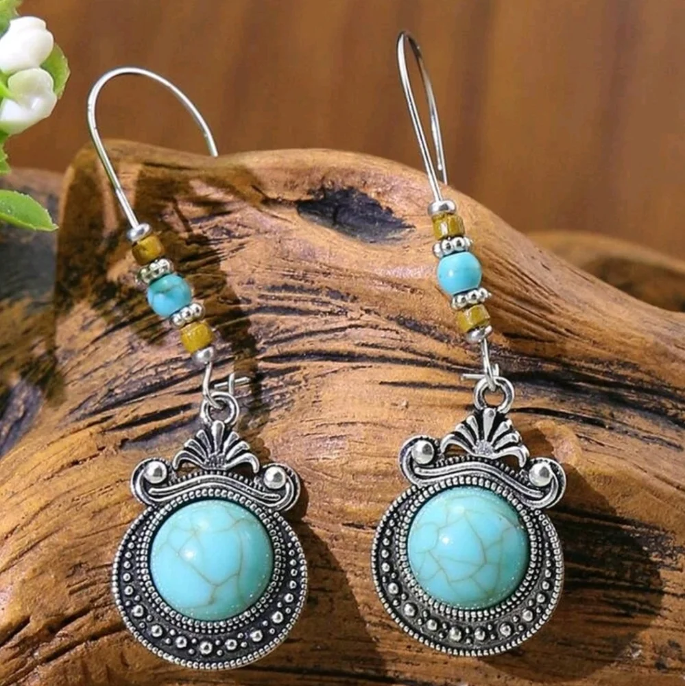 Western style earrings - Picture 1 of 2